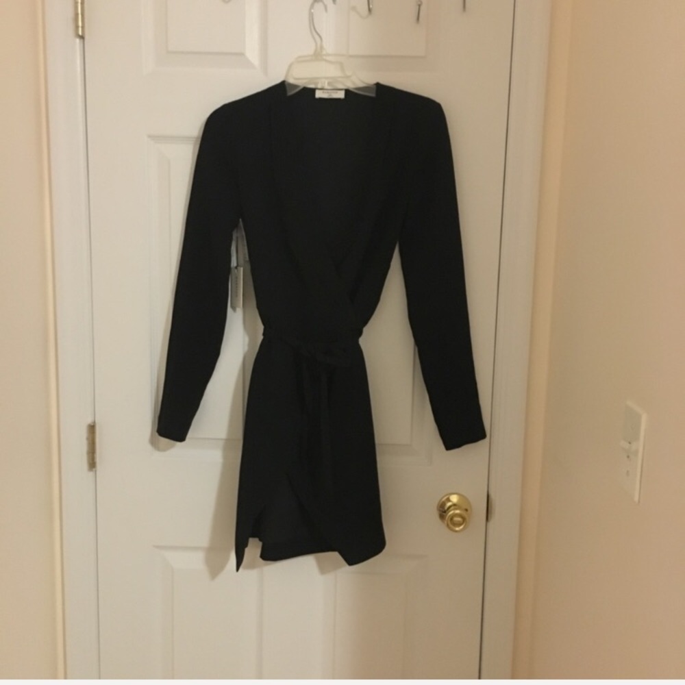 Aritzia Wilfred wrap black dress xxs